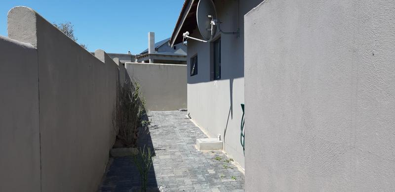 4 Bedroom Property for Sale in Myburgh Park Western Cape